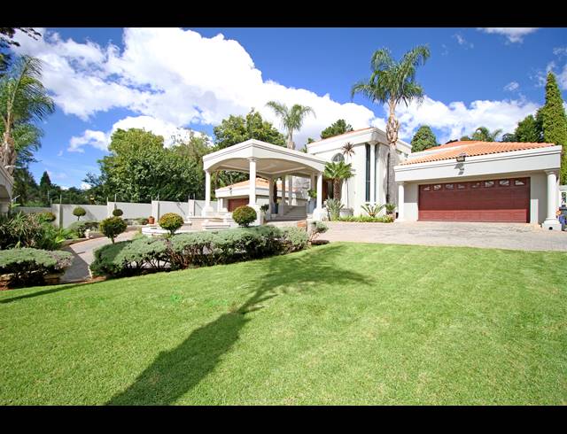 4 BEDROOM HOUSE FOR SALE IN HOUGHTON ESTATE